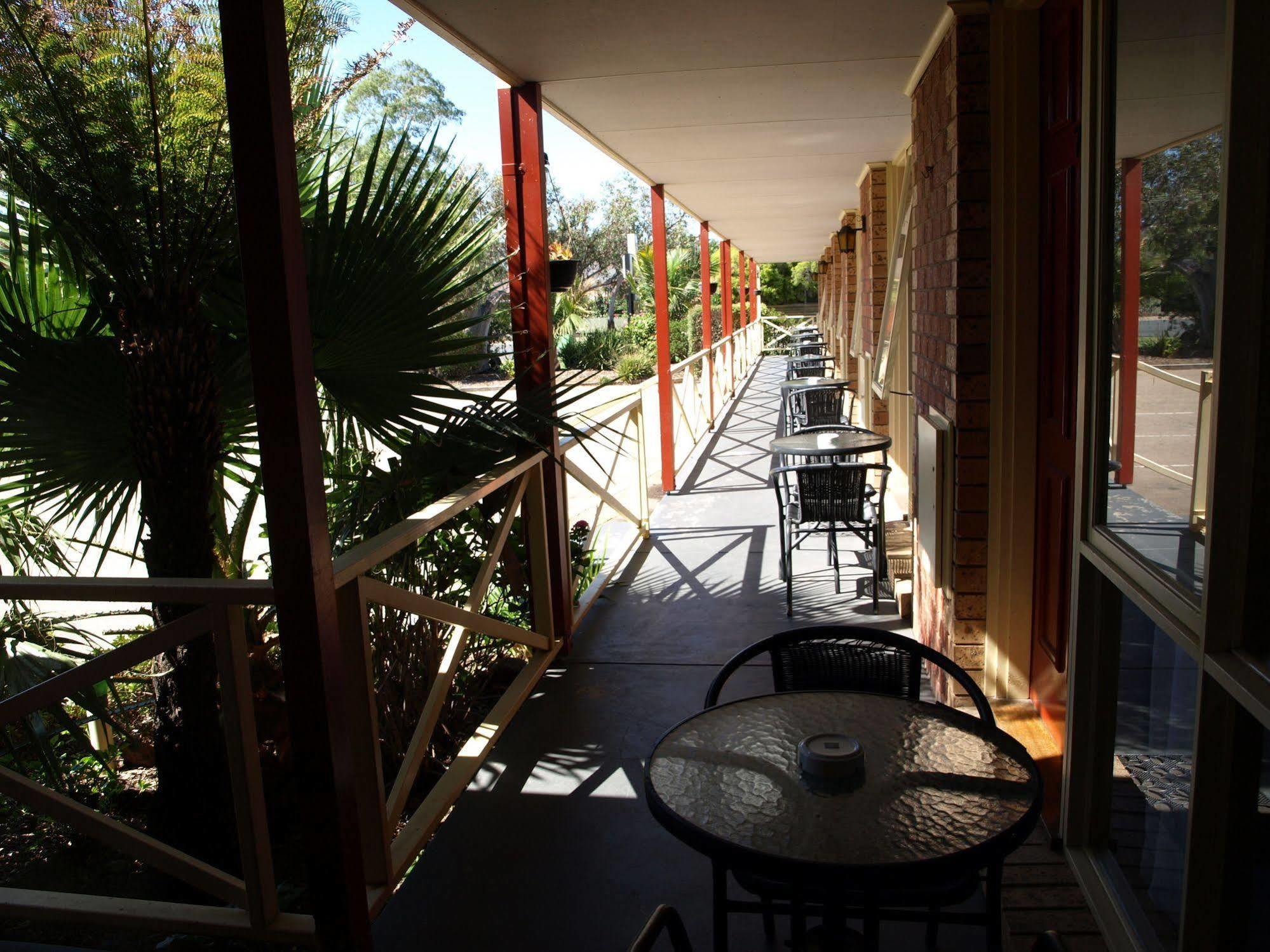 Old Coach Motor Motel